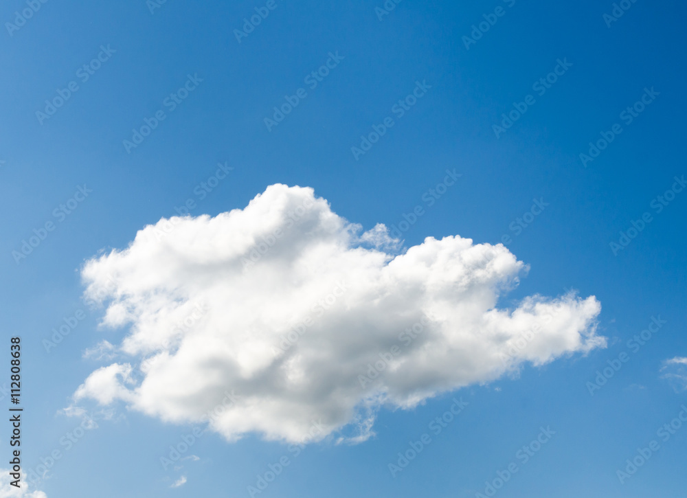 Fototapeta premium Sunny day with white clouds