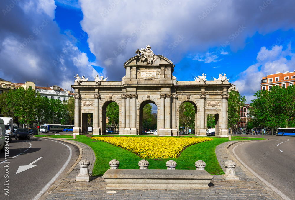 Naklejka premium Puerta de Alcala in Madrid, Spain