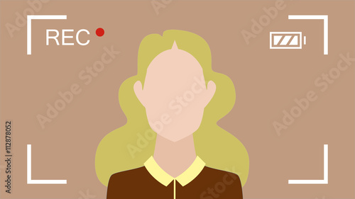 blonde Frau vor der Kamera