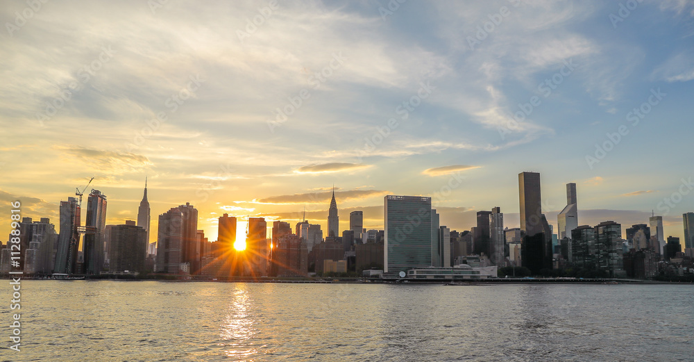 New York City Manhattan buildings sunset - obrazy, fototapety, plakaty 