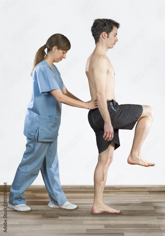 Obraz premium Physiotherapist / chiropractor doing a visual exploring, static/