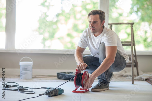 Builder reeling cable