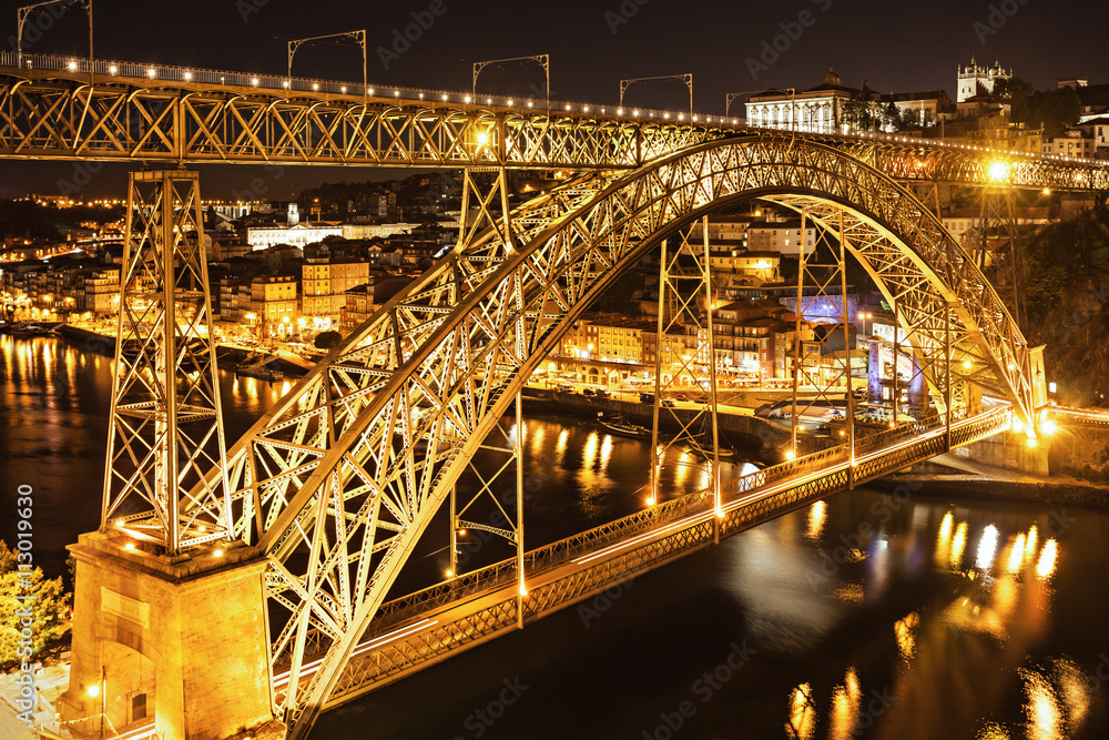 Obraz premium The Dom Luis Bridge