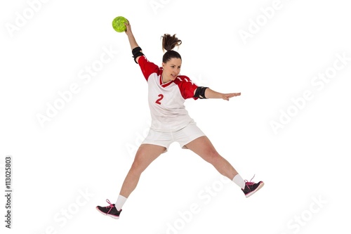 Sportswoman throwing a ball © WavebreakmediaMicro