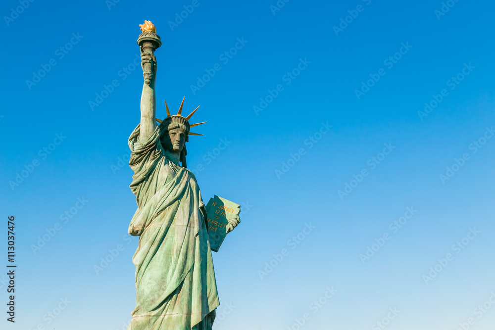 Fototapeta premium Statue of Liberty in Odaiba, Tokyo, Japan