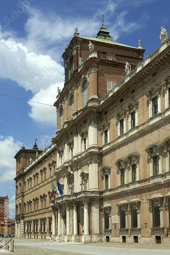 Fototapeta Naklejka Na Ścianę i Meble -  modena palazzo ducale