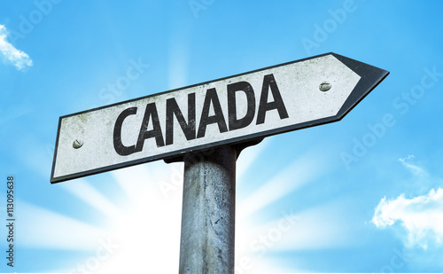 Canada direction sign in a concept image © gustavofrazao