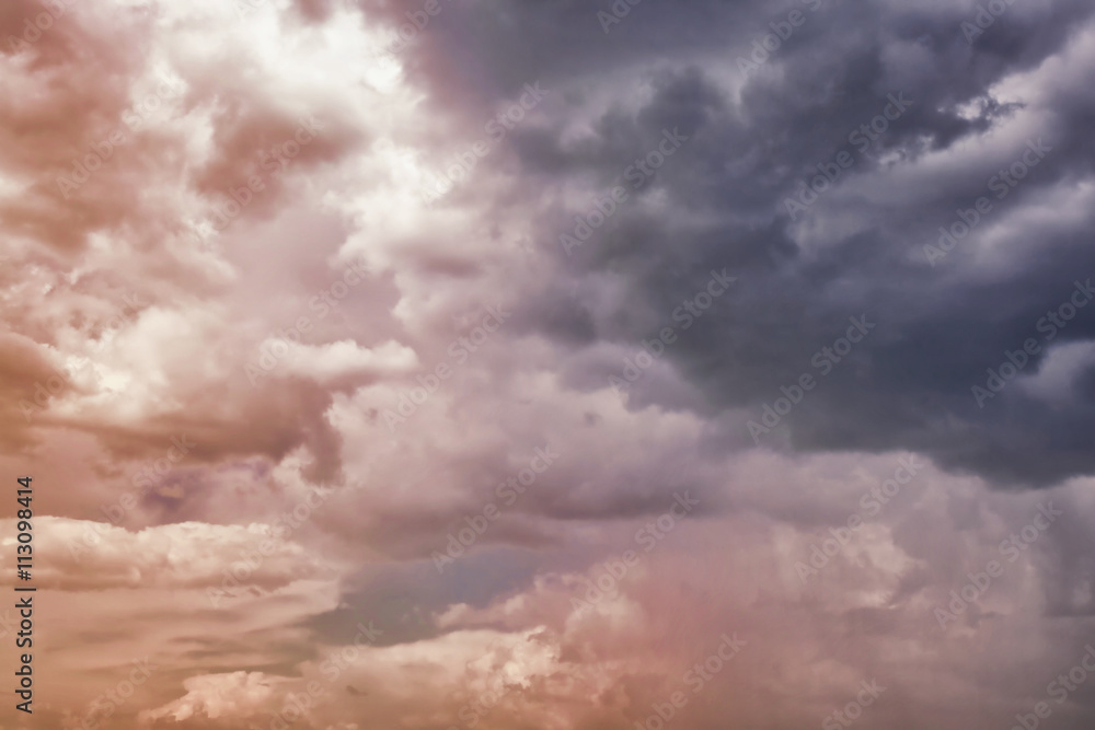 Fototapeta premium Dramatic cloudy sky