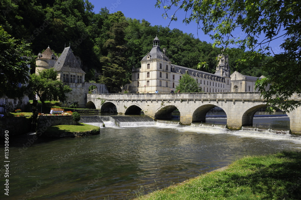 Pont Coud, Dronne River and Abbey, Brantome, Dordogne, France Pont Coud, Dronne River and Abbey, Brantome, Dordogne, France
