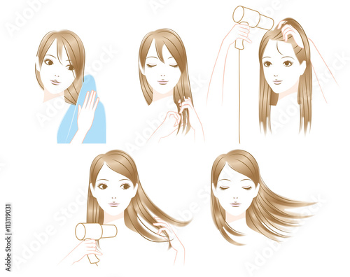 髪の毛を乾かす女性