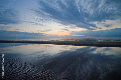 walk to the sea at dawn