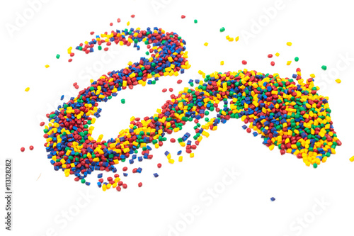 tinted plastic granulate for injection moulding process