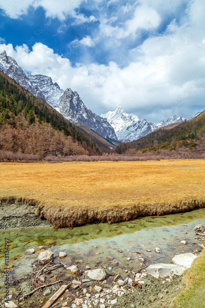 Fototapeta premium beautiful Lake in Yading national level reserve