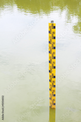 Water level indicator in water