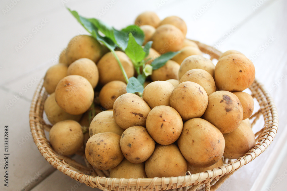Longkong (Lansium parasiticum) fresh fruit in the basket
Longkong (Lansium parasiticum) fresh fruit in the basket