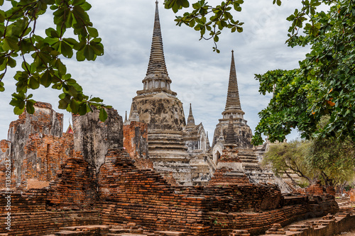 Obraz na płótnie Wat Sri Sanphet landmark cultural organization UNESCO, which was registered as a World Heritage Ayutthaya, Thailand. w salonie