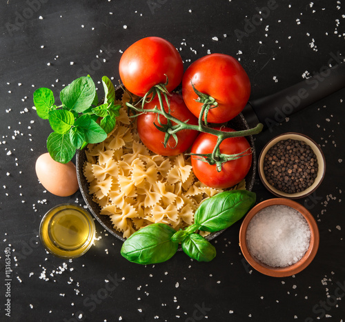 ingredienti per preparare pasta italiana