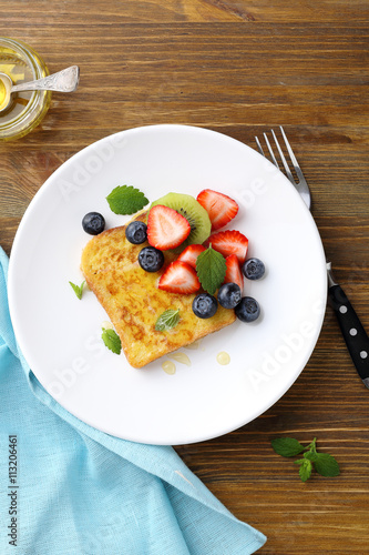 french toast with fruits