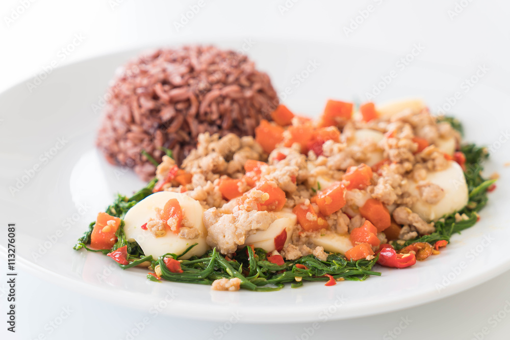 stir-fried tofu, climbing wattle, minced pork and soya bean with stir-fried tofu, climbing wattle, minced pork and soya bean with