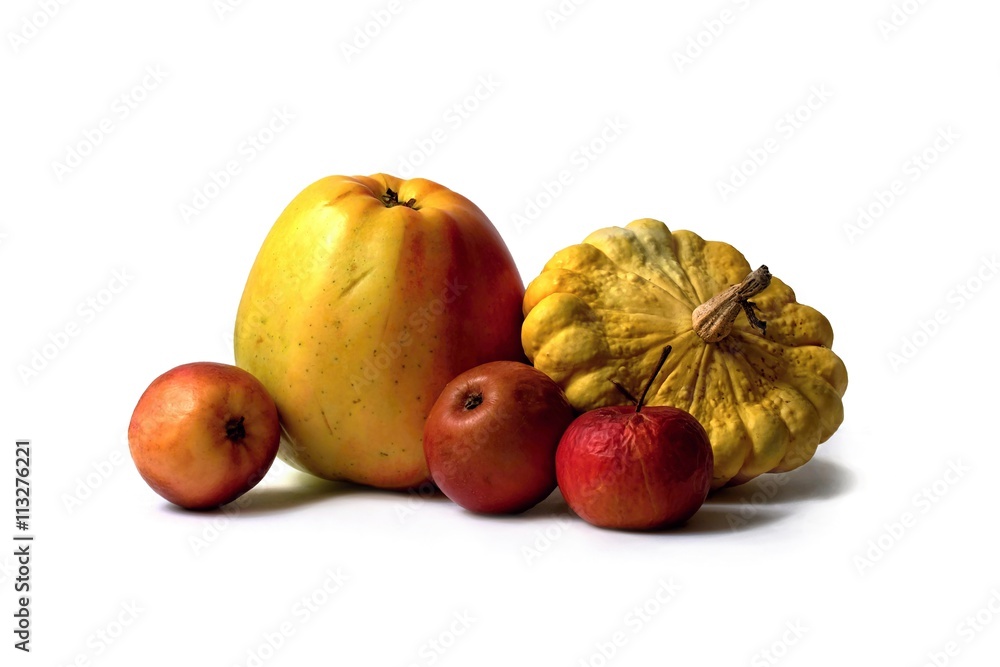 four apples and one pattypan