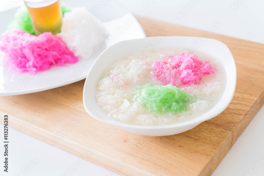 sweet-noodles in coconut milk syrup sweet-noodles in coconut milk syrup
