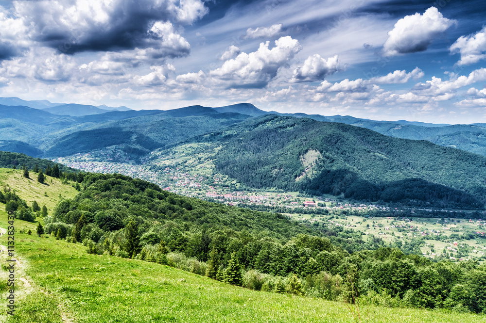 Naklejka premium HDR views during uphill Makovytsya Ukraine