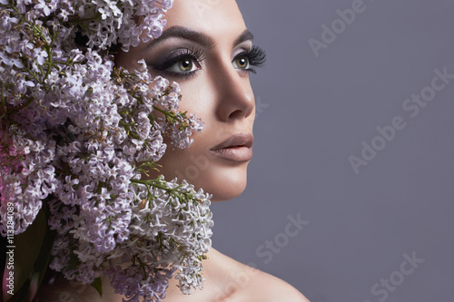 Photographie beauty face of woman.flowers