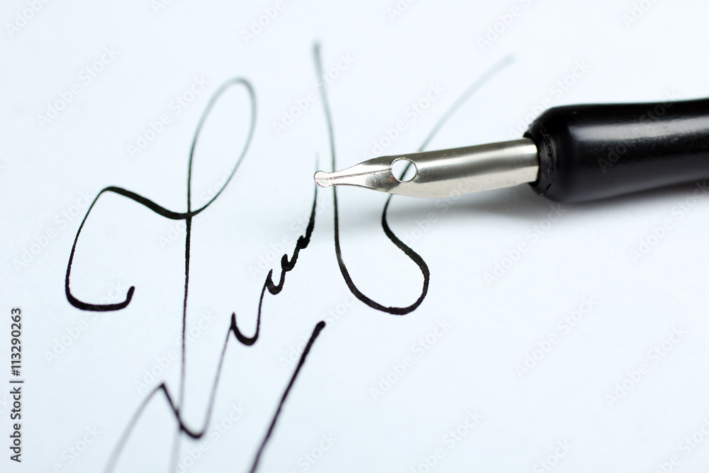 Obraz premium fountain pen and painted on a white isolated background