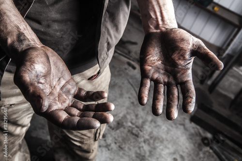 Dirty man hands © Ivan Kulikov