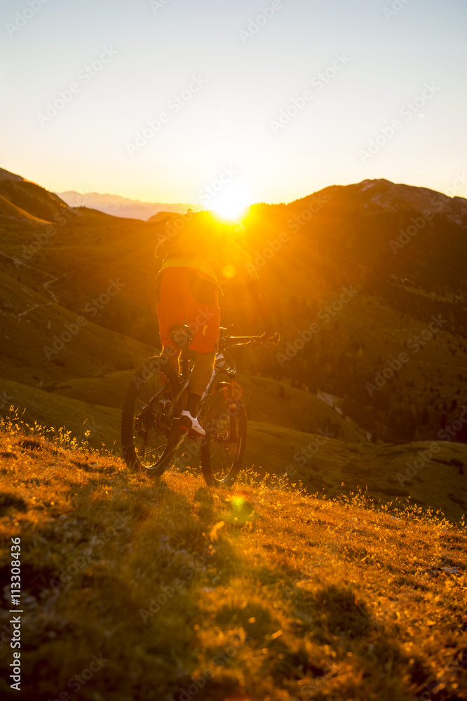 Obraz premium mountain biking sport