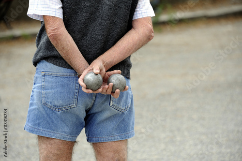 Playing jeu de boules photo