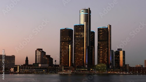 A Timelapse of the Detroit skyline from day to night across river