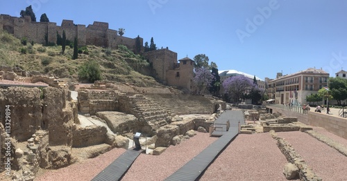 Quadro su tela Panorámica del teatro romano de Málaga en primavera