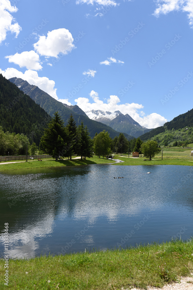 lago di montagna acqua riflesso nel lago fiume montagne vacanza rela
