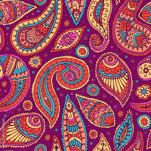 Seamless pattern with doodle paisley
