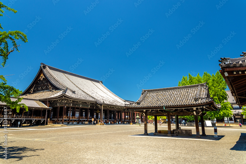 Nishi Hongan-ji, a buddhist temple in Kyoto Nishi Hongan-ji, a buddhist temple in Kyoto