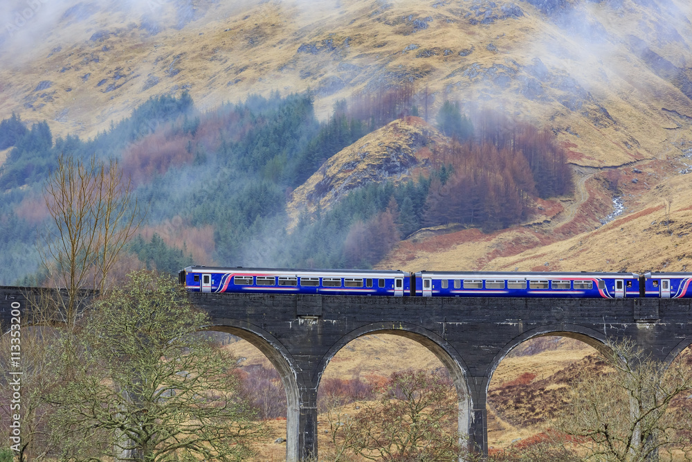 Fototapeta premium The famous Glenfinnan Viaduct
