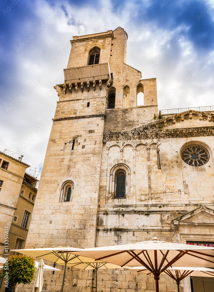 Cathédrale Notre-Dame-et-Saint-Castor de Nîmes en Languedoc, Occitanie