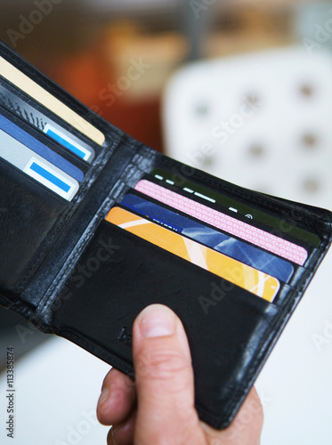 Holding wallet