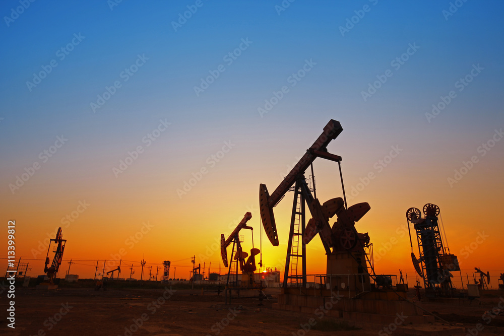 The silhouette of the oil pump