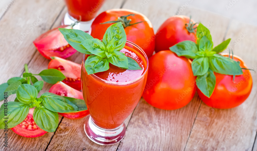 Healthy drink, refreshing drink - tomato smoothie (tomato juice) Healthy drink, refreshing drink - tomato smoothie (tomato juice)
