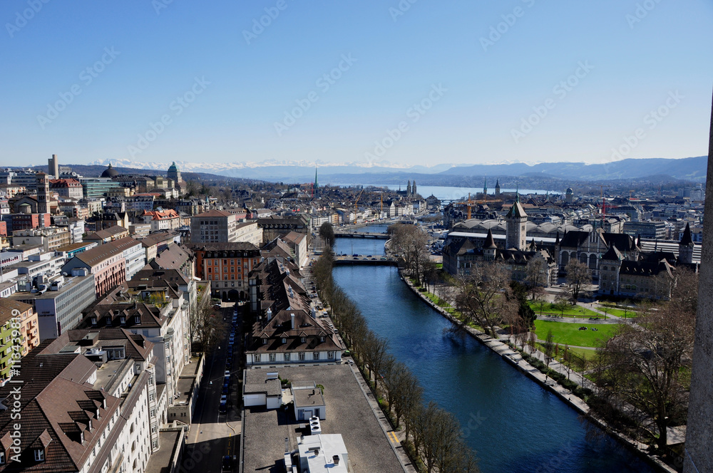 Panorama Stadt Zürich und Limmatfluss vom Mariott Hotel, panoram