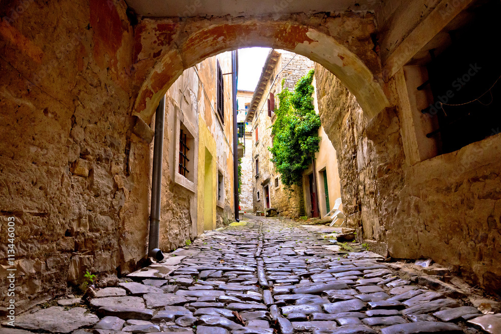 Obraz premium Stone town of Groznjan old street