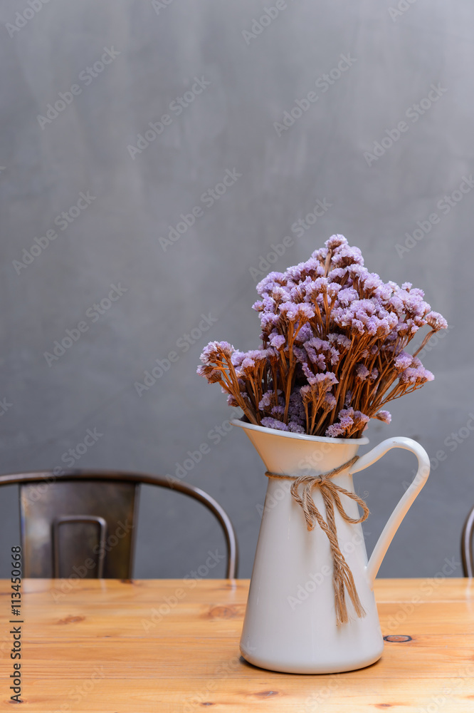 Dried flowers in a vase