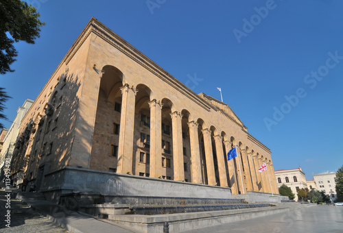 Stary budynek parlamentu gruzińskiego w Tibilisi