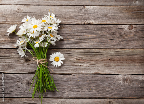 Fototapeta Naklejka Na Ścianę i Meble -  Daisy chamomile flowers bouquet