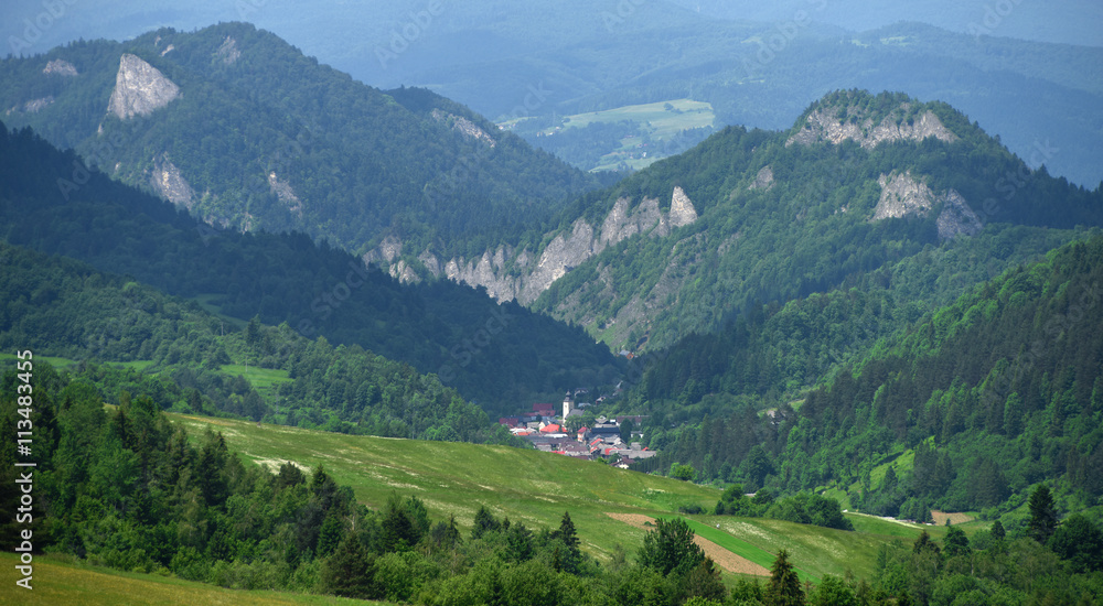 Fototapeta premium Mountains Pieniny in Slovakia and Poland