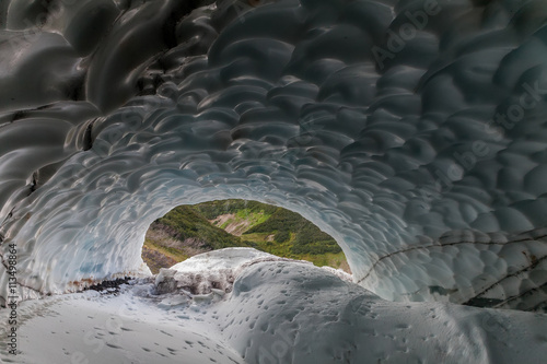 Quadro su tela Amazing winter ice cave