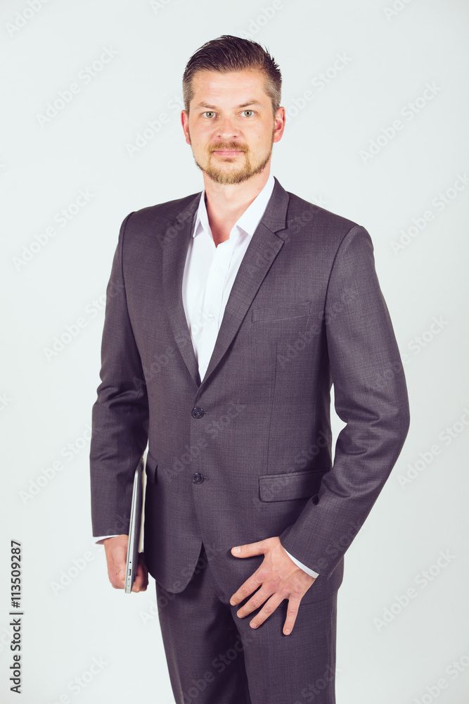 Fototapeta premium Portrait eines jungen Geschäftsmannes