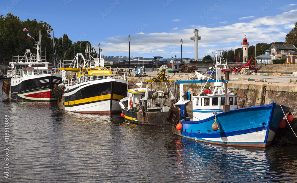 Honfleur, romantische Stadt mit Fischereibooten